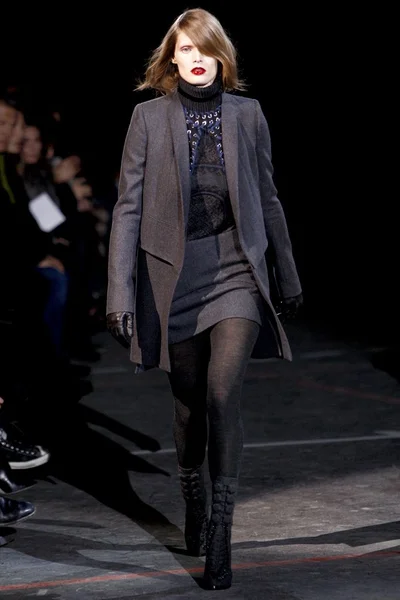 Look 14